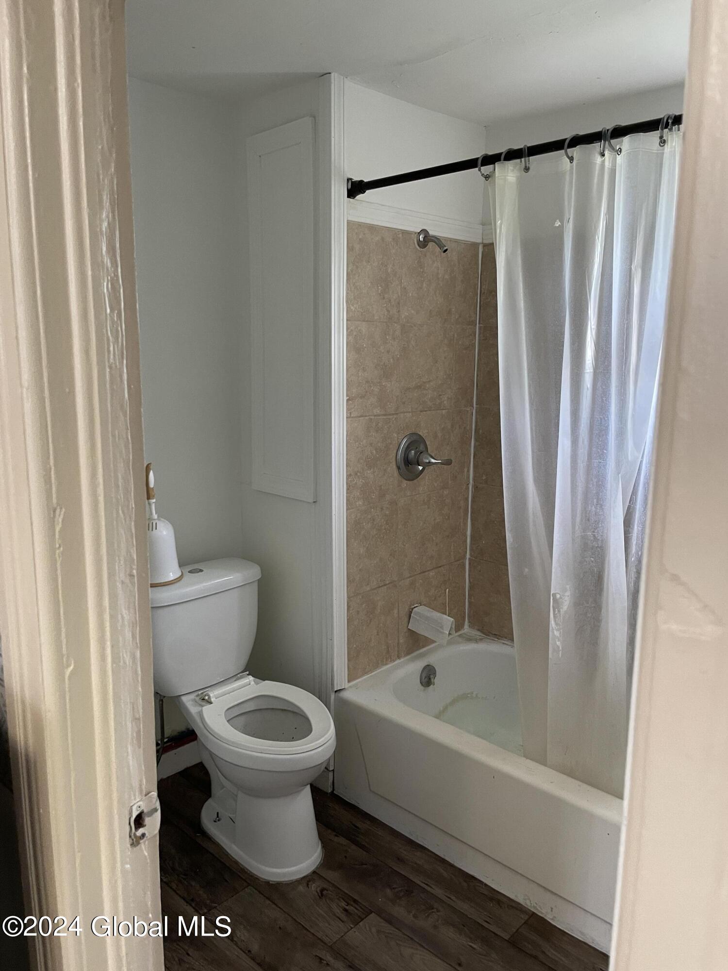 237 Front Street Schenectady, NY 12305 - Photo 7 of 16 IMG_4092