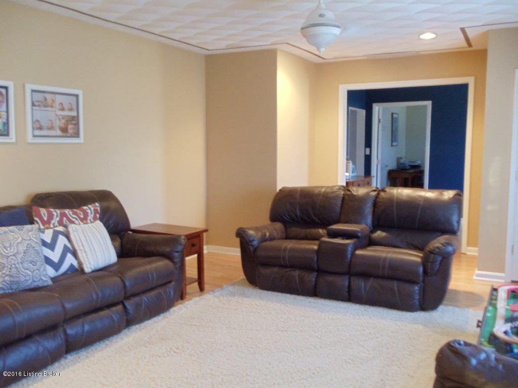 5022 Cane Run Road Louisville, KY 40216 - Photo 7 of 27 DSC08121