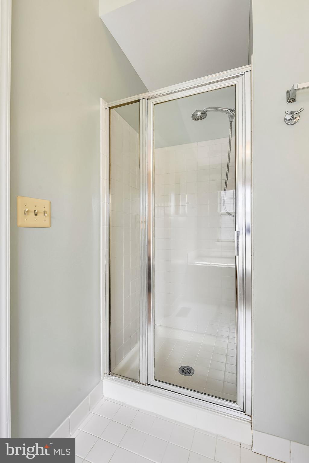 1802 Lansdowne Way Silver Spring, MD 20910 - Photo 20 of 43 Separate shower in master bedroom