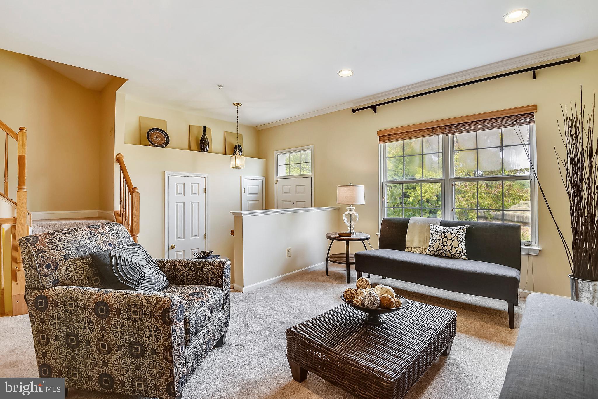 1802 Lansdowne Way Silver Spring, MD 20910 - Photo 3 of 43 Living Room