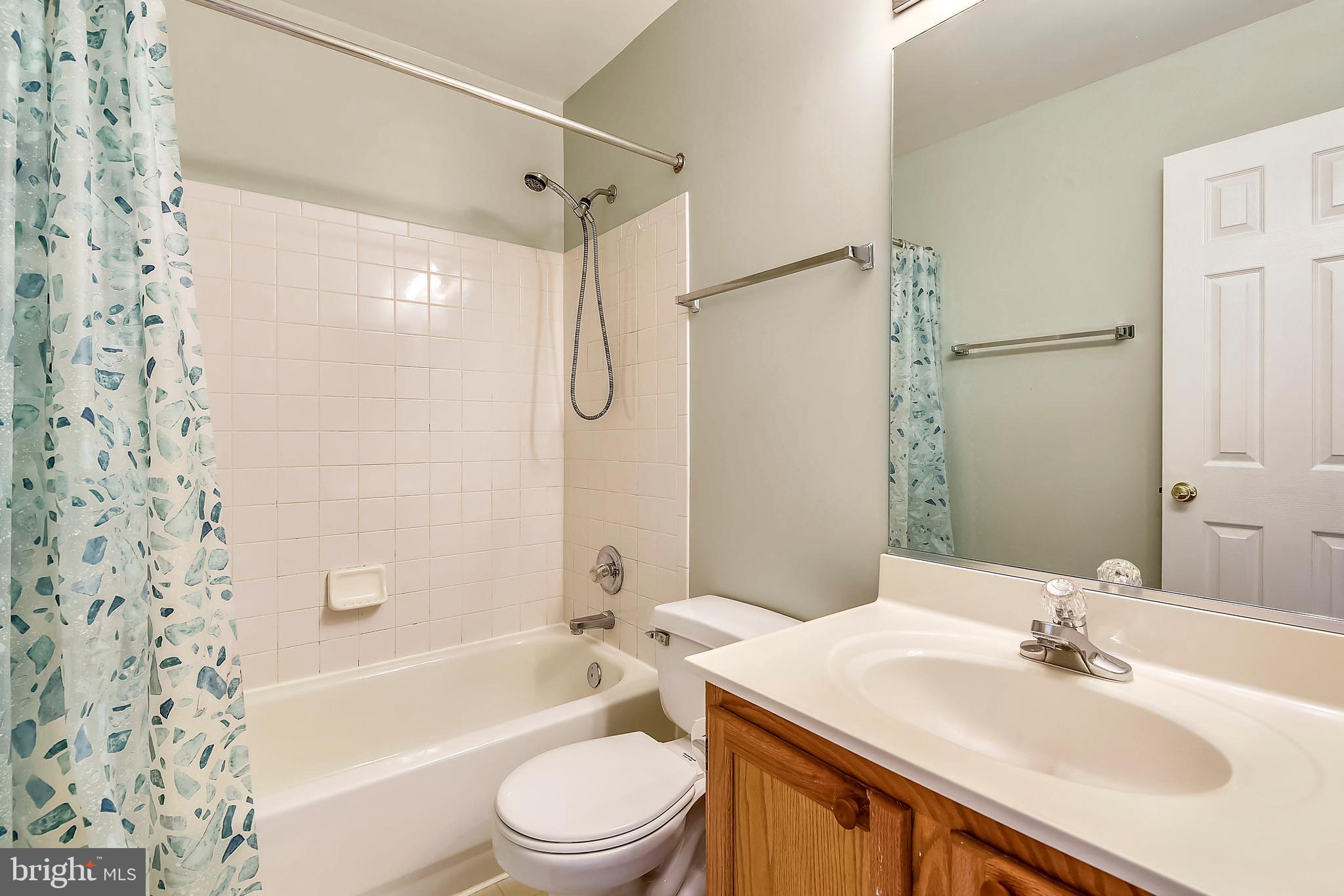 1802 Lansdowne Way Silver Spring, MD 20910 - Photo 27 of 43 upstairs hall bathroom