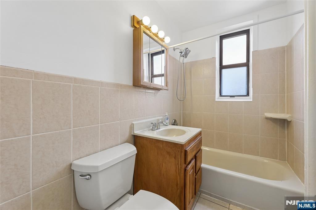 303 Hamilton Place, Unit C2 Hackensack, NJ 07601 - Photo 18 of 21