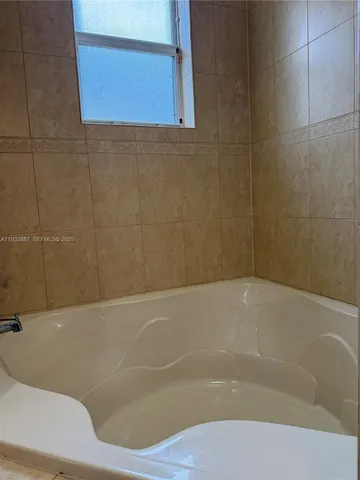 $4,800 | 1055 Northeast 85th Street, Unit 1055, Miami, FL 33138