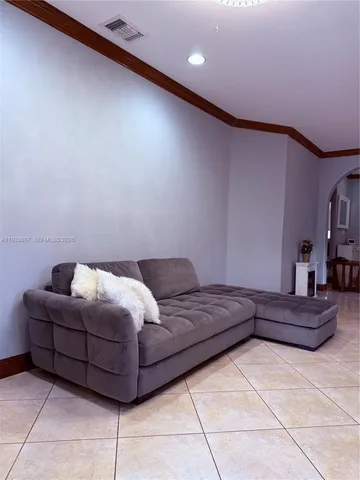 $4,800 | 1055 Northeast 85th Street, Unit 1055, Miami, FL 33138