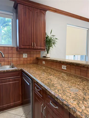 $4,800 | 1055 Northeast 85th Street, Unit 1055, Miami, FL 33138