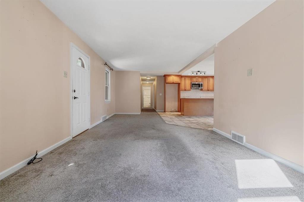 113 Saunders Station Road Trafford, PA 15085 - Photo 8 of 50 Gallery Image 8
