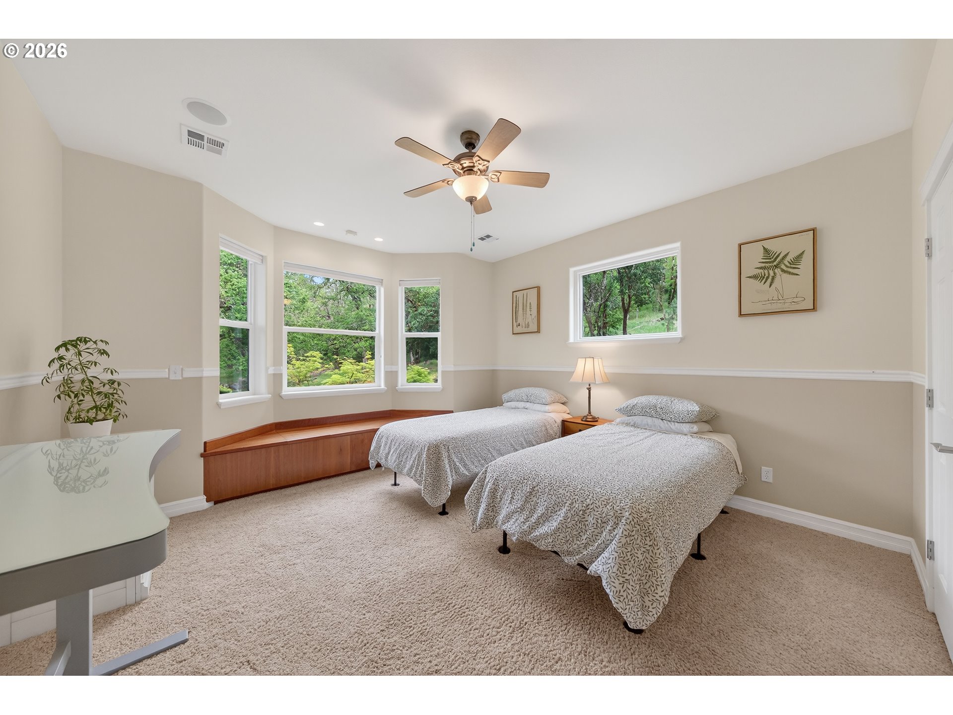 2700 Melrose Road Roseburg, OR 97471 - Photo 24 of 48 a bedroom with two beds and a large window