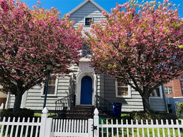$3,000 | 89-28 207th Street, Unit 2 | Bellaire West Ward
