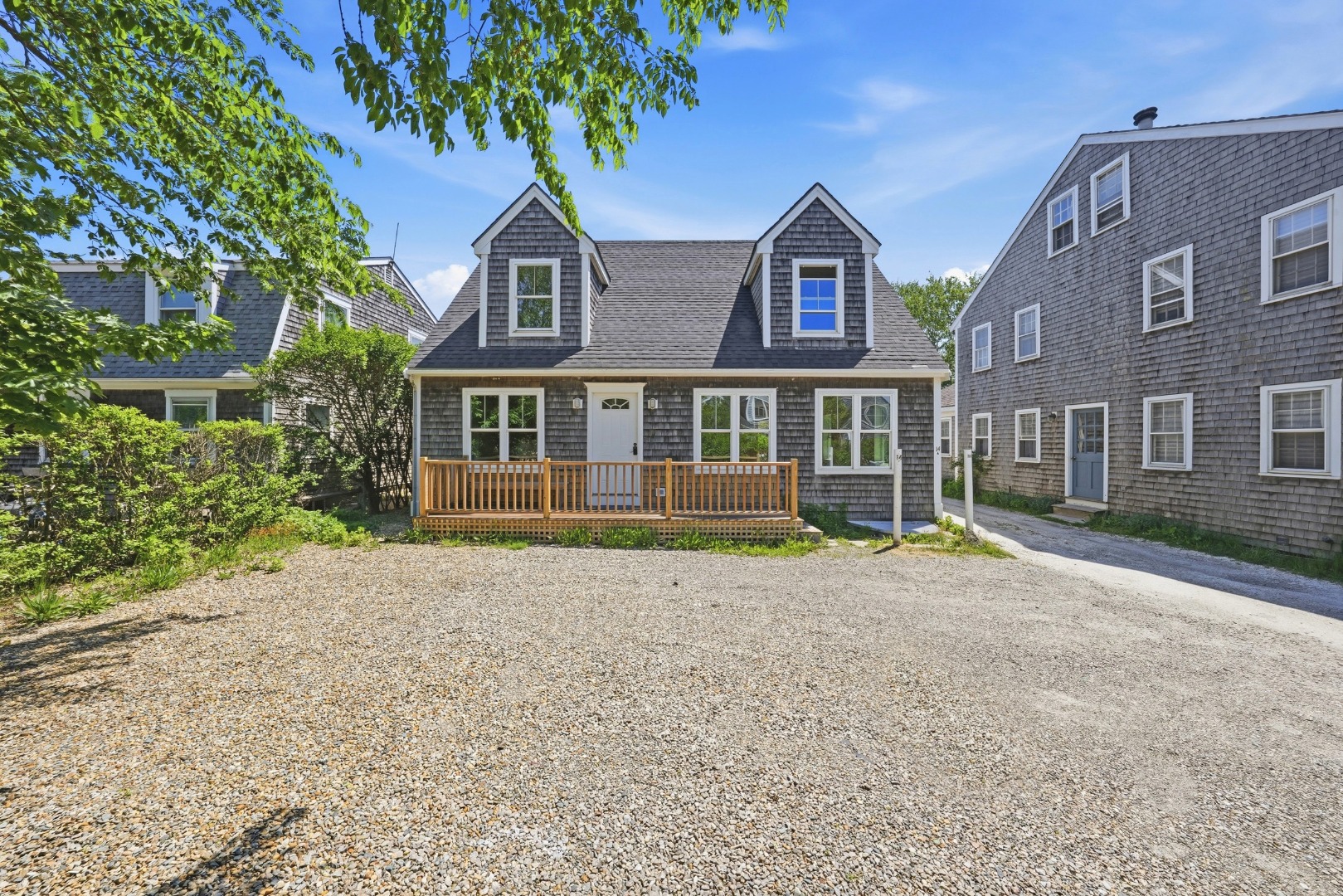 14 Essex Road Nantucket, MA 02554 - Photo 2 of 17 Main/Front 5 BR House