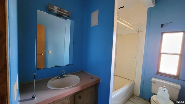 $29,900 | 2417 West Cherry Street, Herrin, IL 62948