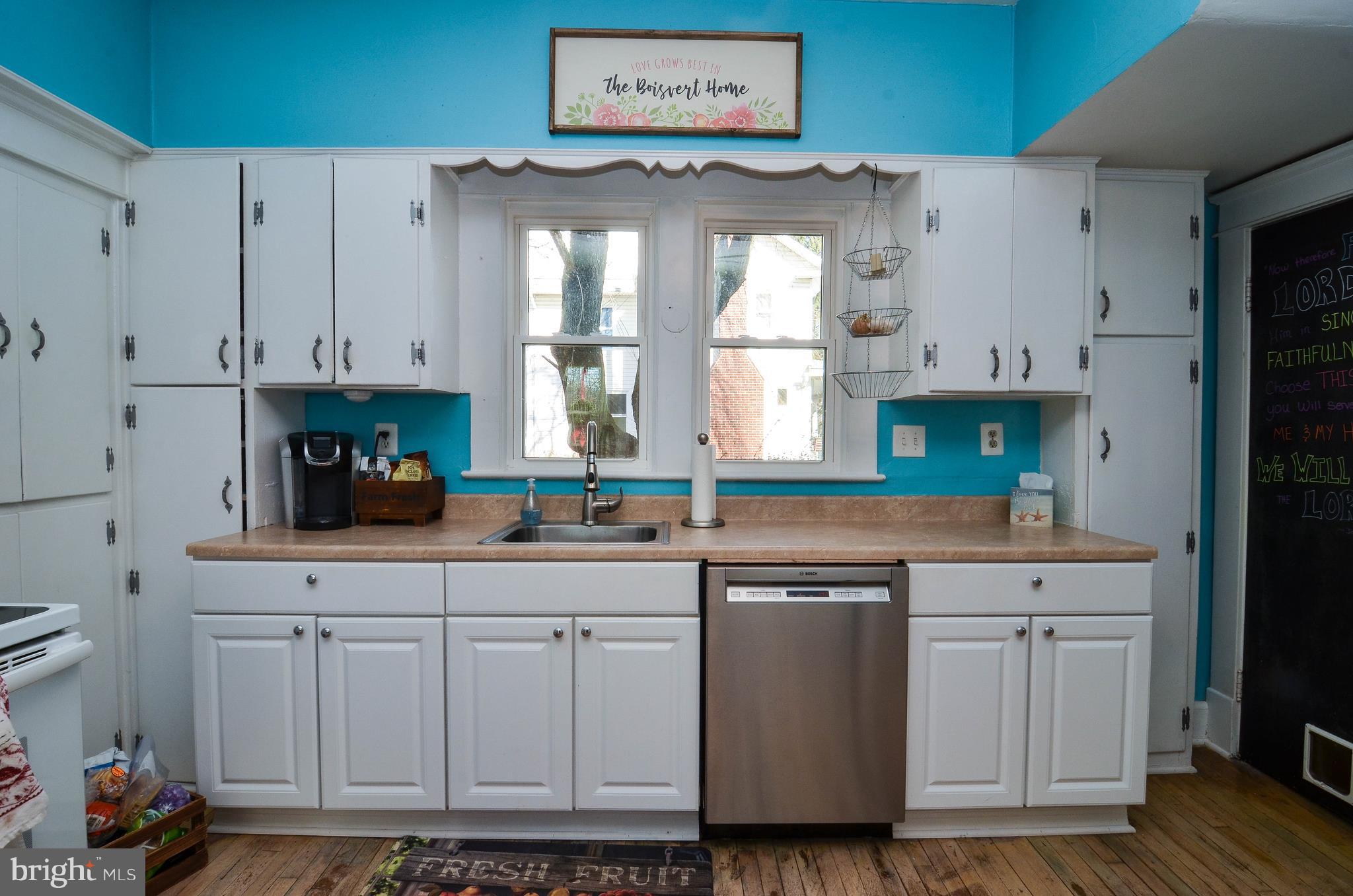 26630 Ridge Road Damascus, MD 20872 - Photo 17 of 42 Kitchen.