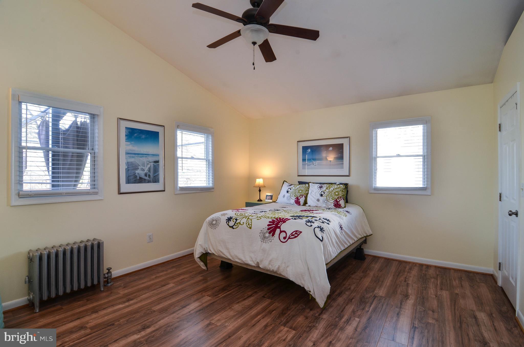 26630 Ridge Road Damascus, MD 20872 - Photo 20 of 42 1st Floor Master Bedroom or In-Law Suite.