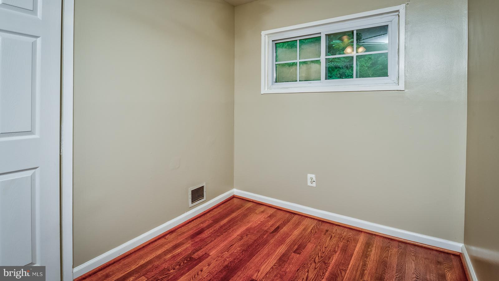10626 Ashby Place Fairfax, VA 22030 - Photo 15 of 27 Bedroom