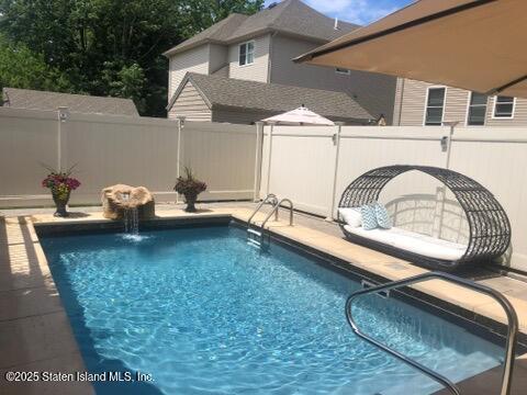 998 Annadale Road Staten Island, NY 10312 - Photo 41 of 46 a house view with a garden space