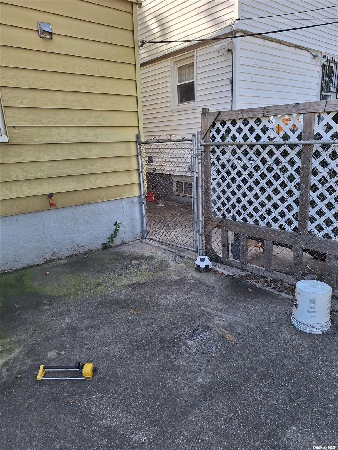 109-29 Union Hall Street Queens, NY 11433 - Photo 5 of 20 Back yard