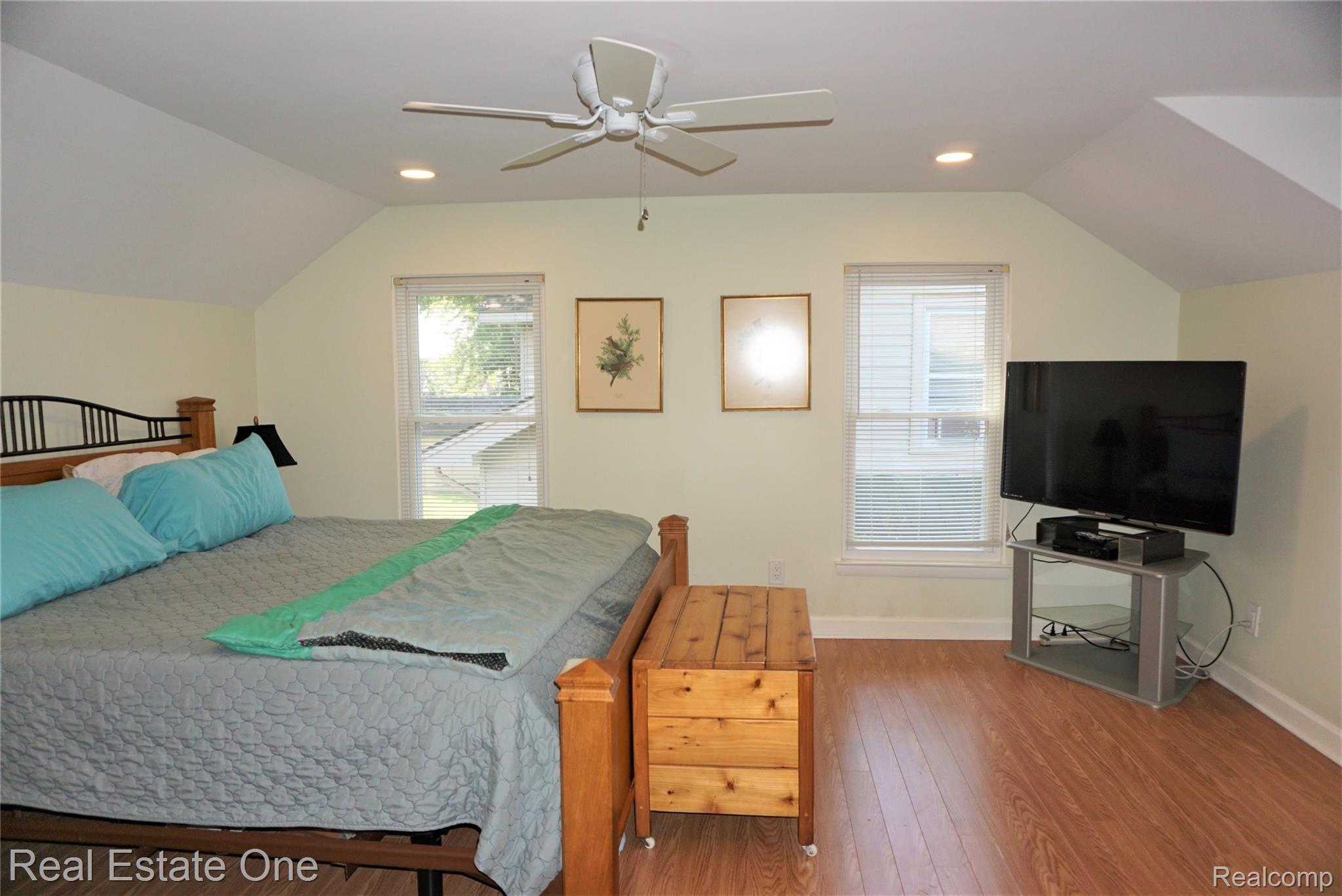 129 Ferndale Avenue Rochester, MI 48307 - Photo 23 of 32 DSC02786 (2).JPG