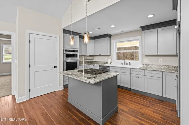 $695,000 | 124 Laura Lane, Maynardville, TN 37807