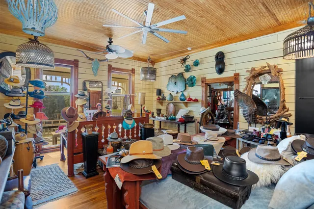 a picture of city view