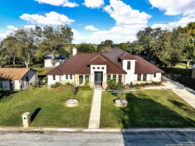 a front view of house with yard