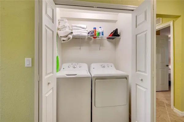 $2,200 | 5517 Palmer Circle, Unit 203, Bradenton, FL 34211