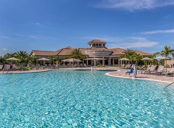 $2,200 | 5517 Palmer Circle, Unit 203, Bradenton, FL 34211