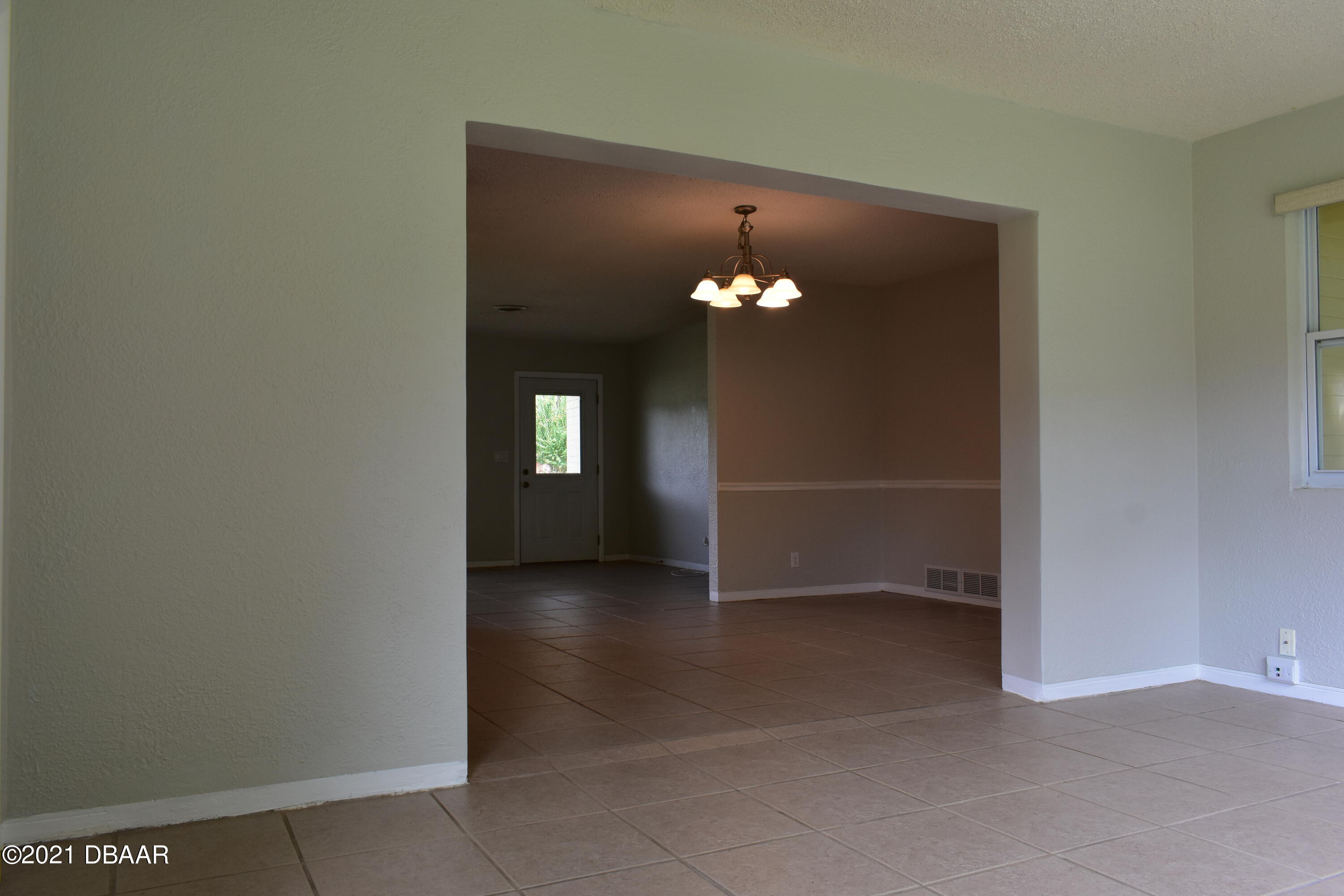 863 Pineapple Road South Daytona, FL 32119 - Photo 3 of 12 DSC_1028