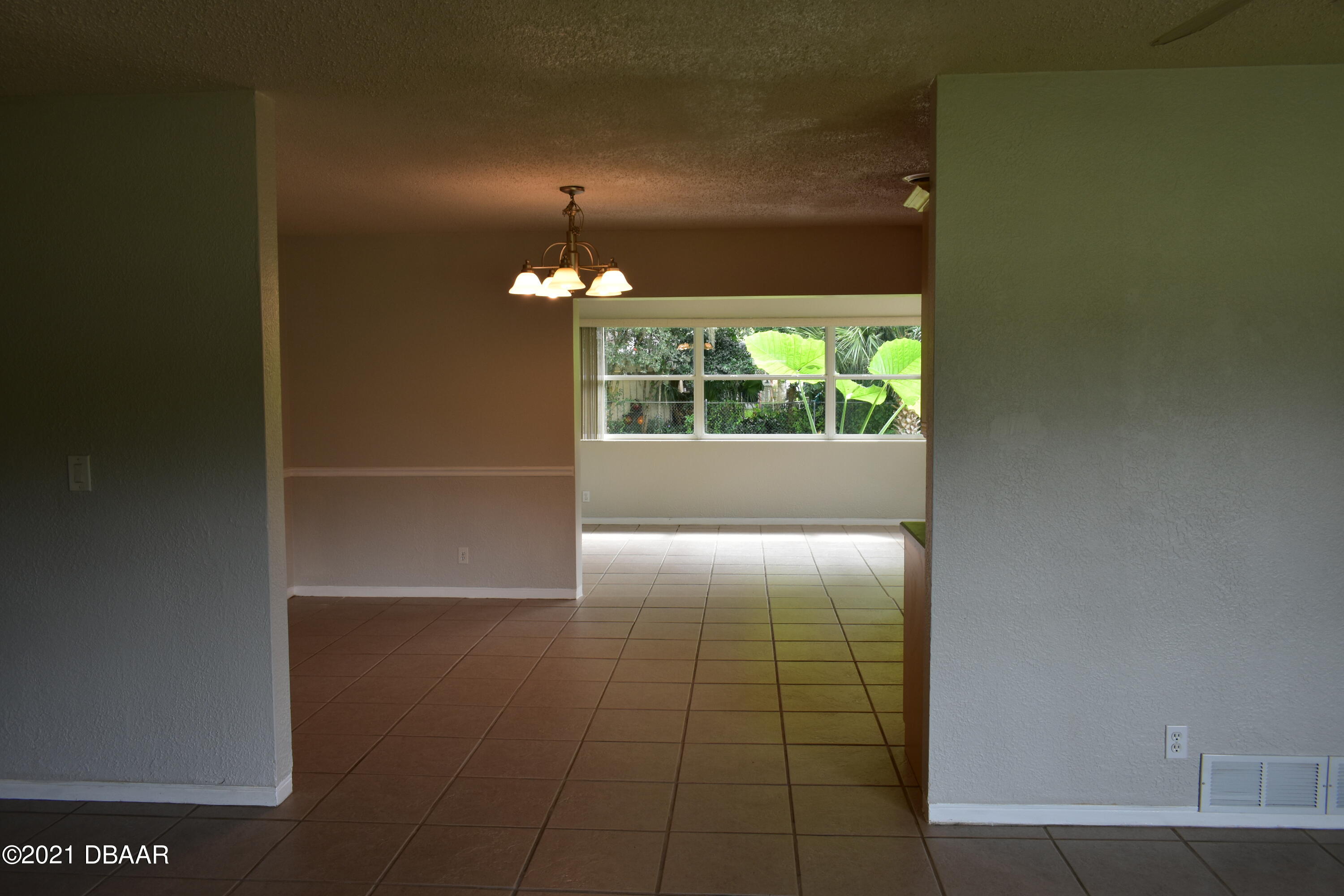 863 Pineapple Road South Daytona, FL 32119 - Photo 8 of 12 DSC_1039