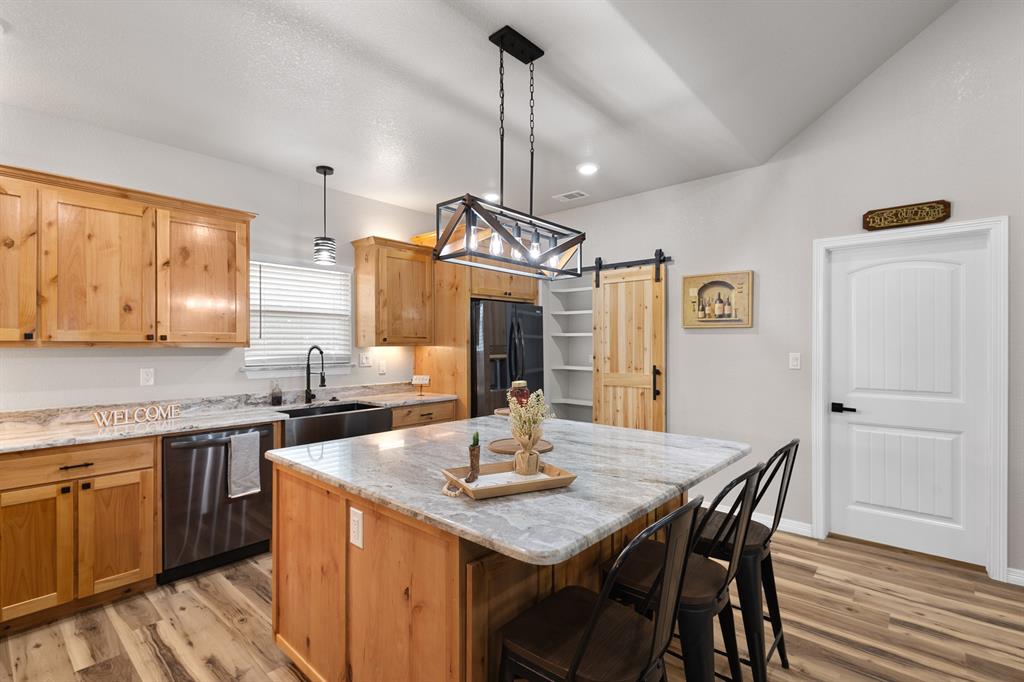 1446 Faulkner Road Sunset, TX 76270 - Photo 9 of 40