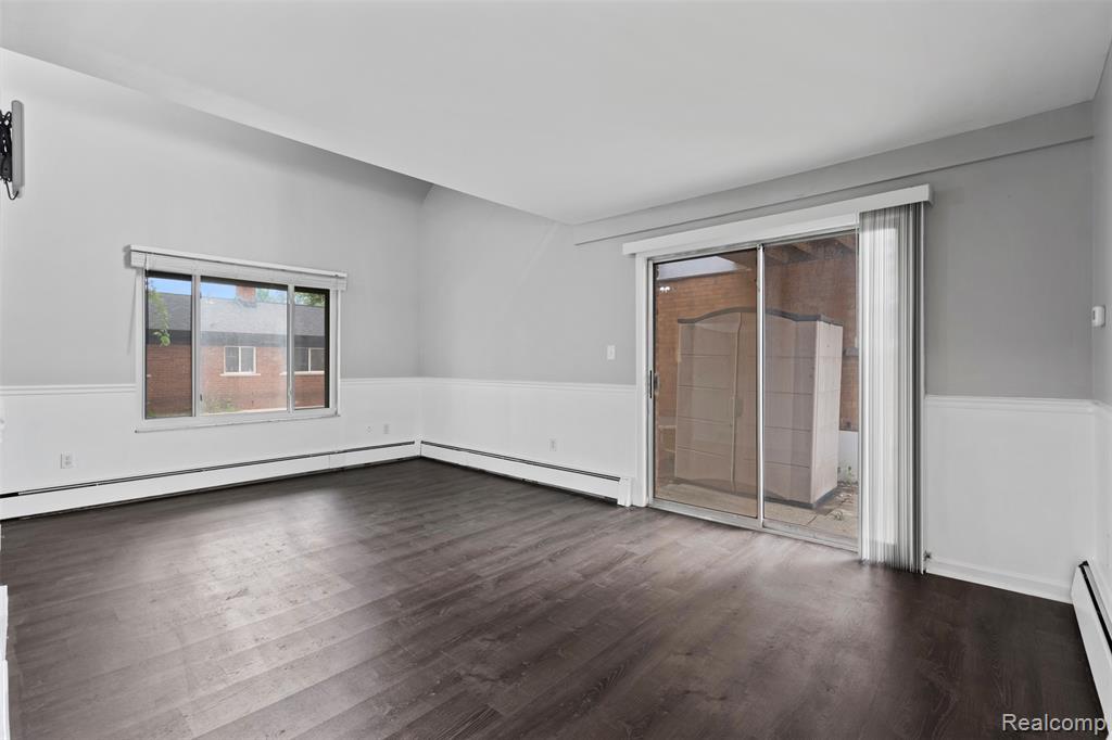3915-4 Devon Road, Unit 4 Royal Oak, MI 48073 - Photo 5 of 14