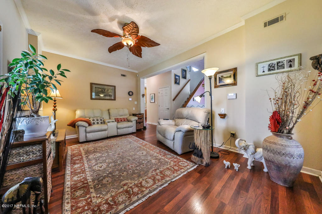 4612 Spring Glen Road Jacksonville, FL 32207 - Photo 12 of 23 living room