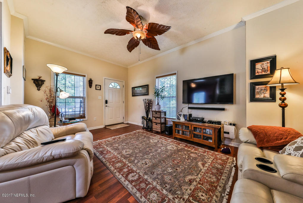 4612 Spring Glen Road Jacksonville, FL 32207 - Photo 3 of 23 great wall space