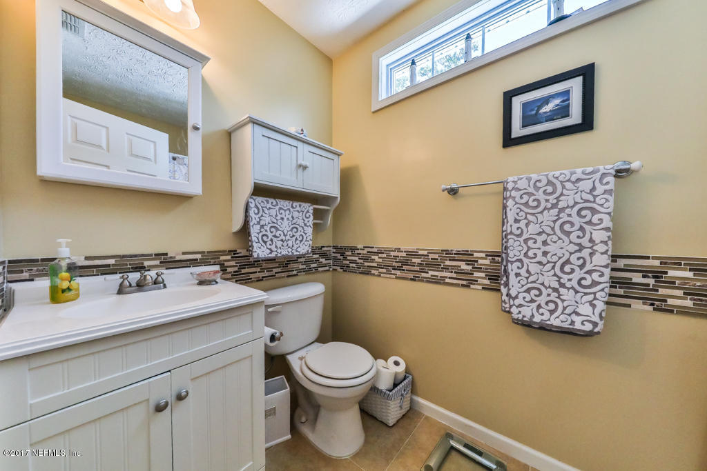 4612 Spring Glen Road Jacksonville, FL 32207 - Photo 5 of 23 bathroom 1