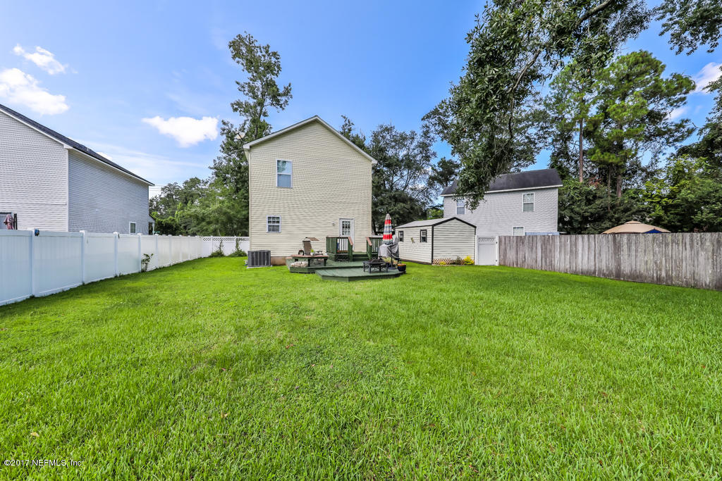 4612 Spring Glen Road Jacksonville, FL 32207 - Photo 8 of 23 huge back yard