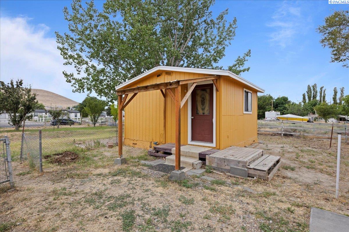 26402 East Ruppert Road Benton City, WA 99320 - Photo 7 of 36 Gallery Image 7