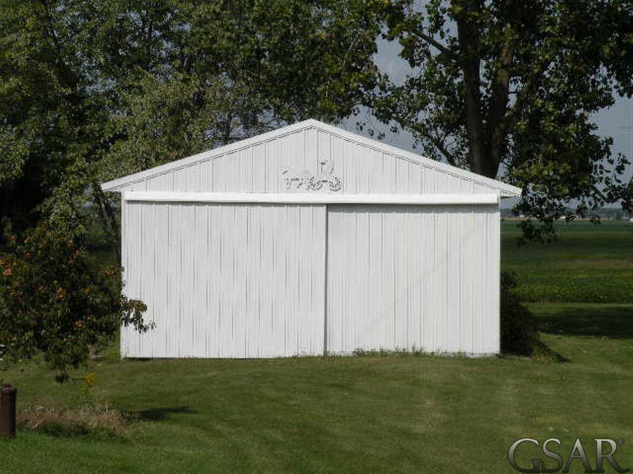 11745 Southeast Countyline Road Elsie, MI 48831 - Photo 14 of 14 31165619-13.JPG