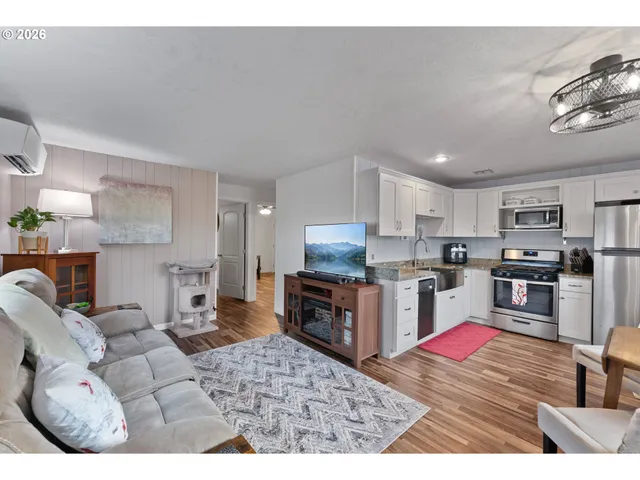 $265,000 | 2046 Northeast Freemont Avenue, Roseburg, OR 97470