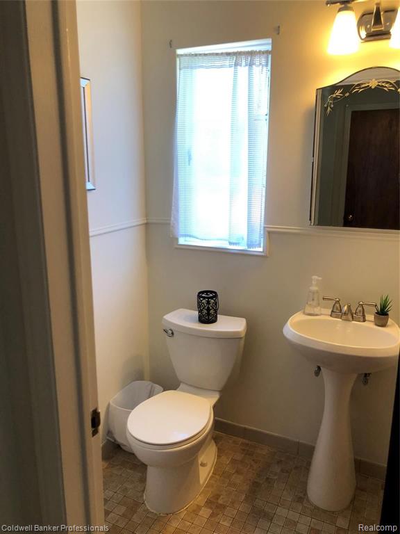 1141 South Renaud Road Grosse Pointe Woods, MI 48236 - Photo 35 of 52