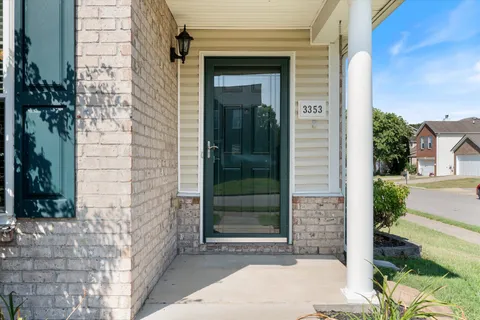 a view of entrance door of the house
