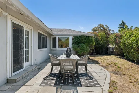 $995,000 | 404 Vendola Drive, San Rafael, CA 94903