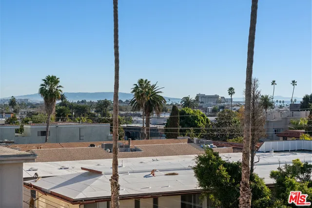 $1,649,000 | 1214 14th Street, Unit 204, Santa Monica, CA 90404