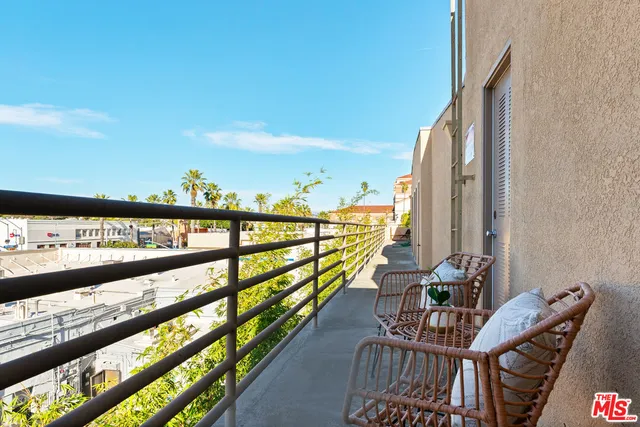 $1,649,000 | 1214 14th Street, Unit 204, Santa Monica, CA 90404