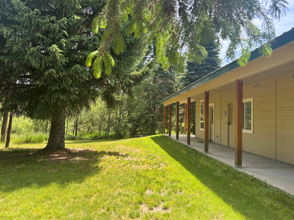 32 Shay Road Cascade, ID 83611 - Photo 7 of 40 Covered walkways