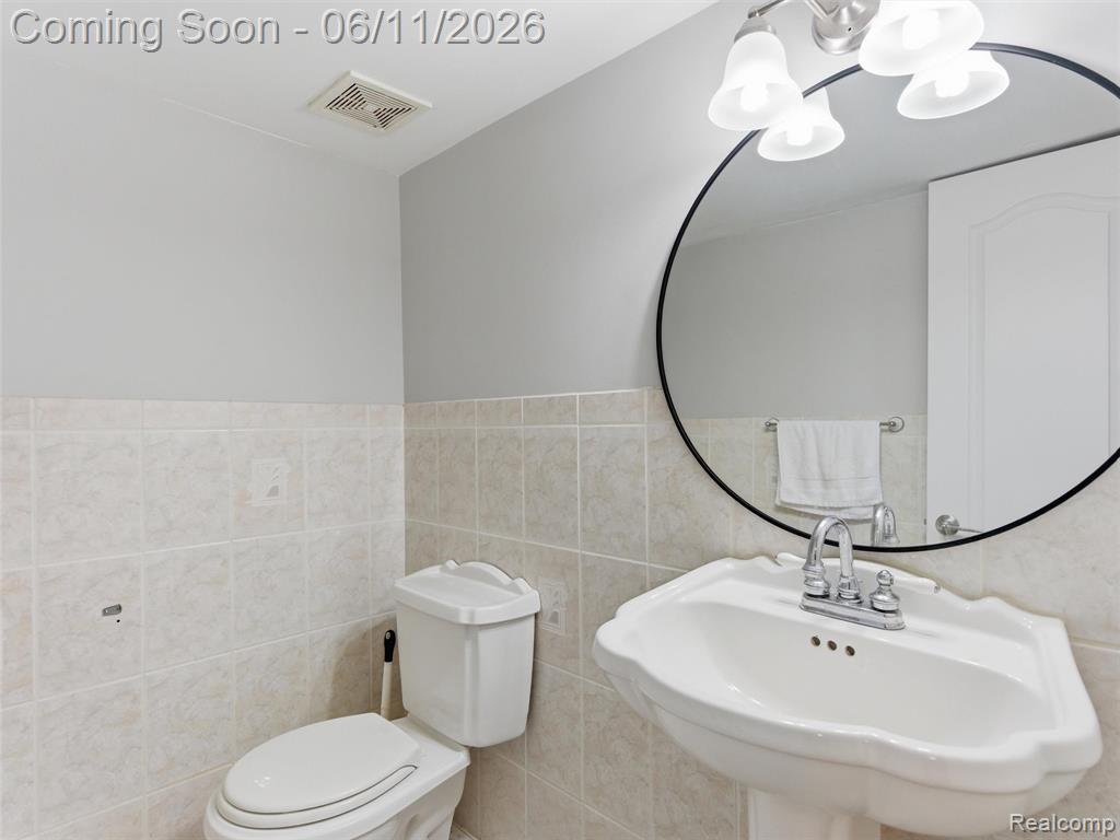 1087 Eagle Nest Drive Rochester, MI 48306 - Photo 28 of 39
