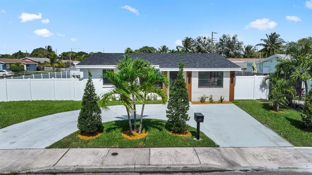 $665,000 | 3349 El Vedado Court East, West Palm Beach, FL 33405