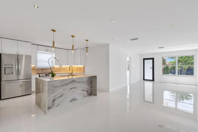 $665,000 | 3349 El Vedado Court East, West Palm Beach, FL 33405