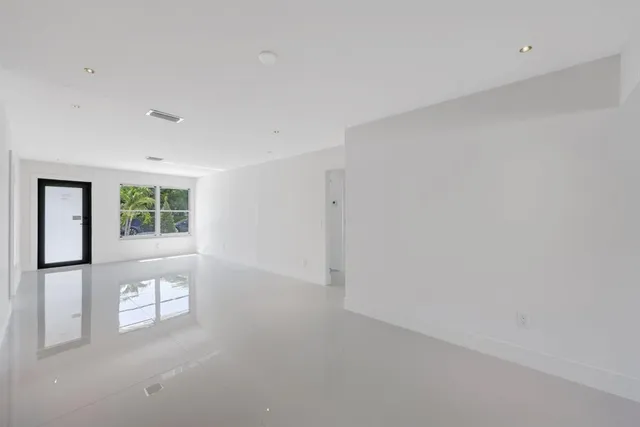 $665,000 | 3349 El Vedado Court East, West Palm Beach, FL 33405