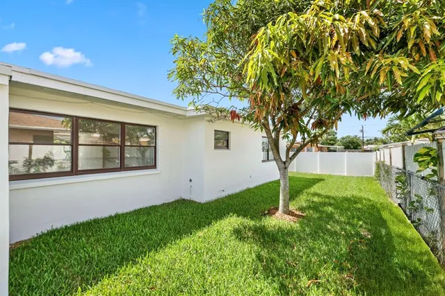 $665,000 | 3349 El Vedado Court East, West Palm Beach, FL 33405