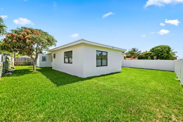 $665,000 | 3349 El Vedado Court East, West Palm Beach, FL 33405