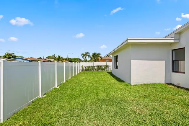 $665,000 | 3349 El Vedado Court East, West Palm Beach, FL 33405