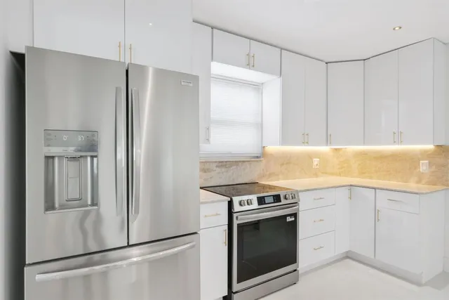 $665,000 | 3349 El Vedado Court East, West Palm Beach, FL 33405